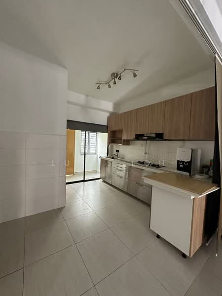 Townhouse for Sale in 16 Sierra (Puchong) - Lucas Loh - Kitchen - PropertyGuru.com.my