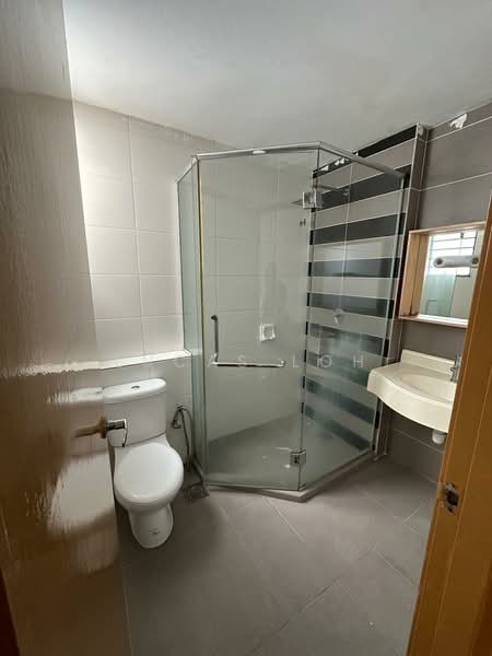 Townhouse for Sale in Puchong (Selangor) - Lucas Loh - Bathroom - PropertyGuru.com.my