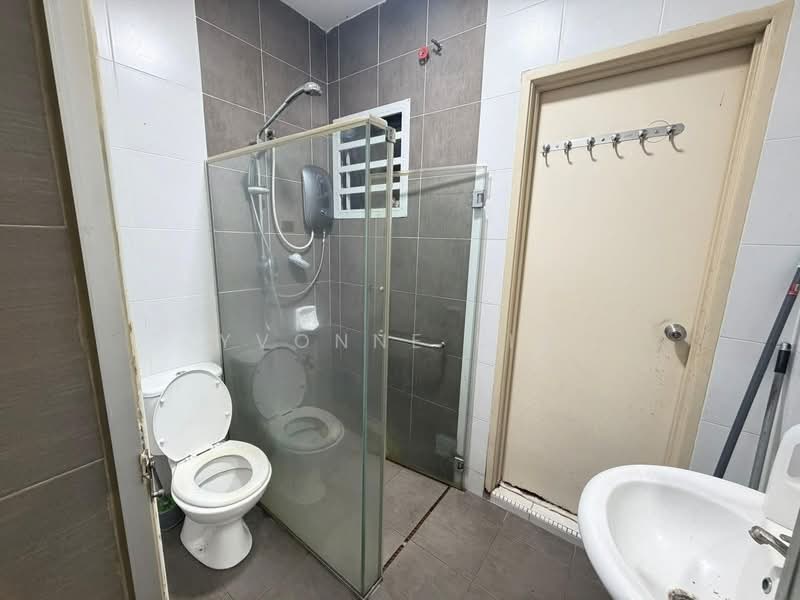 Taman Seri Austin untuk Untuk Dijual - RM 758,000, Mac 2026 - Bathroom - PropertyGuru.com.my