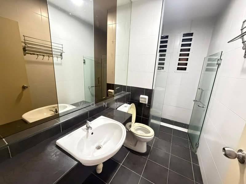 Taman Seri Austin untuk Untuk Dijual - RM 758,000, Mac 2026 - Bathroom - PropertyGuru.com.my