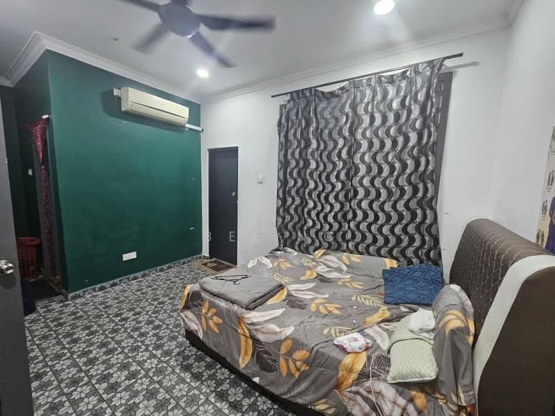 2-storey Terraced House for Sale in Taman Seri Orkid (Skudai) - Bee Ng - Bedroom - PropertyGuru.com.my