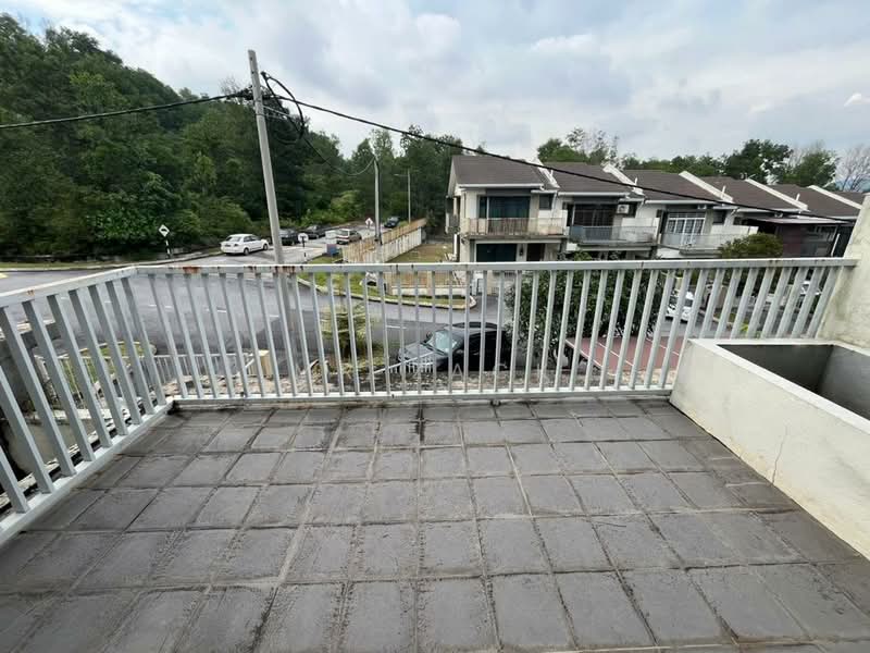D'Mawar Residensi untuk Untuk Disewa - RM 1,800 /bulan, Apr 2026 - Balcony - PropertyGuru.com.my