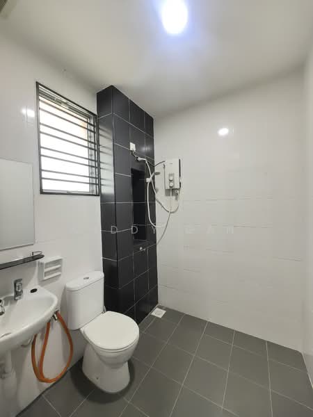 2.5-storey Terraced House for Sale in Bandar Bukit Tinggi 2 (Klang) - Anddy Gan - Bathroom - PropertyGuru.com.my