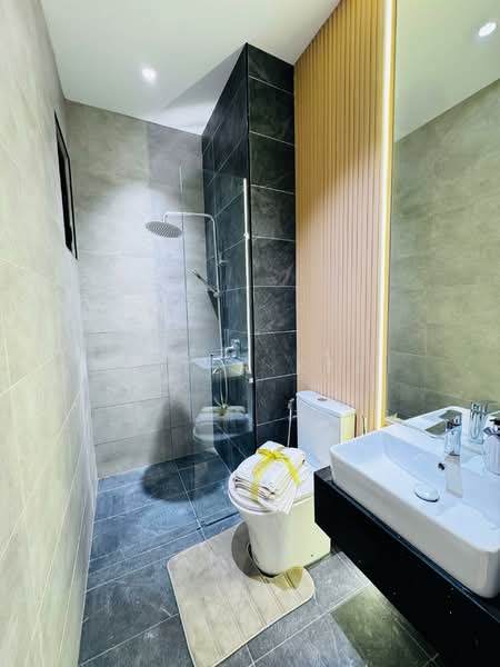 Service Residence for Sale at The Address @ Maxim Pelangi - Peter Kek - Bathroom - PropertyGuru.com.my