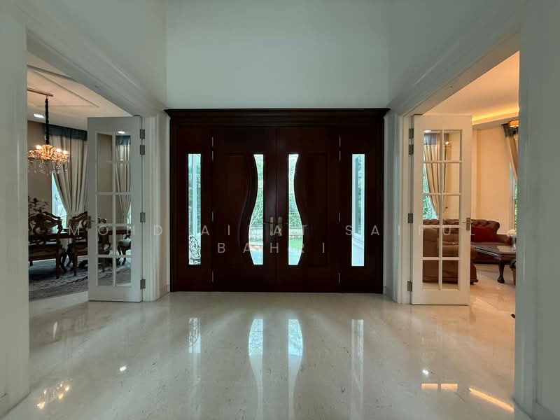 Bungalow for Sale in Saujana Impian (Kajang) - Mohd Aizat Saiful Bahri - Entrance - PropertyGuru.com.my