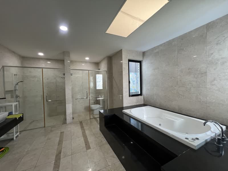 3-storey Terraced House for Rent in Duta Villa (Setia Alam) - Sam Teh - Bathroom - PropertyGuru.com.my