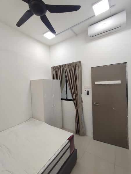 Service Residence for Rent at SkyVille 8 @ Benteng 8 - JJ Lee - Bedroom - PropertyGuru.com.my