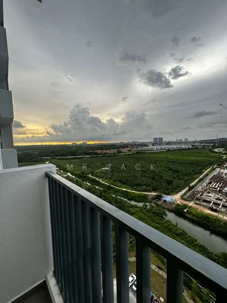 Residensi Cyberjaya Lakefront untuk Untuk Dijual - RM 395,000, Apr 2026 - Balcony - PropertyGuru.com.my