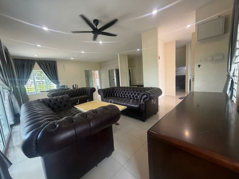 2-storey Terraced House for Rent in Kuching (Sarawak) - Jeno Tan - Living Room - PropertyGuru.com.my