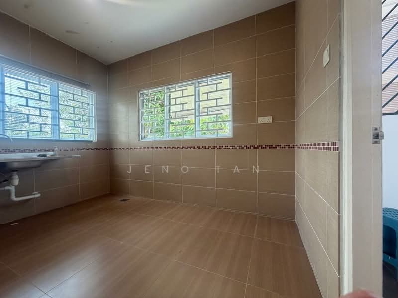 2-storey Terraced House for Rent in Kuching (Sarawak) - Jeno Tan - Kitchen - PropertyGuru.com.my