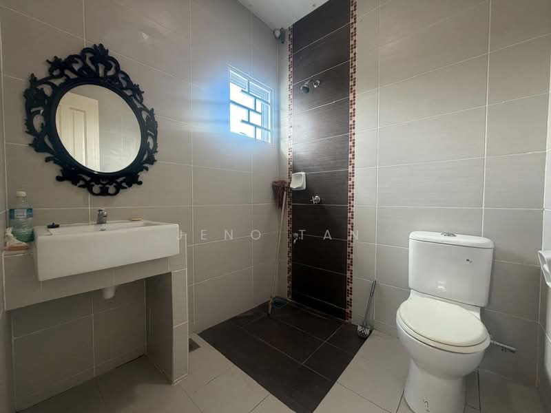 2-storey Terraced House for Rent in Kuching (Sarawak) - Jeno Tan - Bathroom - PropertyGuru.com.my