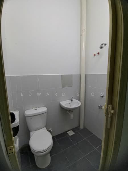 2-storey Terraced House for Sale in Skudai (Johor) - Edward Siow - Bathroom - PropertyGuru.com.my