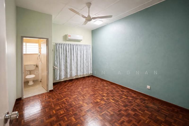 2-storey Terraced House for Sale in Subang Jaya (Selangor) - Nor Azdlin Adnan - Bathroom - PropertyGuru.com.my