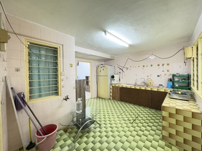 Terraced House for Sale in Seri Kembangan (Selangor) - Cony Lum - Kitchen - PropertyGuru.com.my