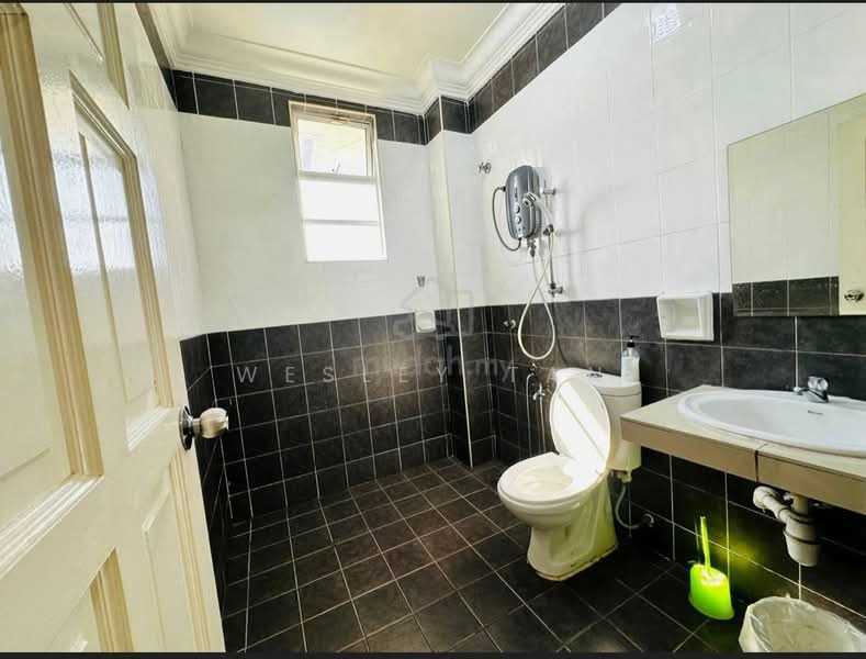 Bungalow for Sale in Taman Belia Antarabangsa (Bukit Katil) - Wesley Tan - Bathroom - PropertyGuru.com.my