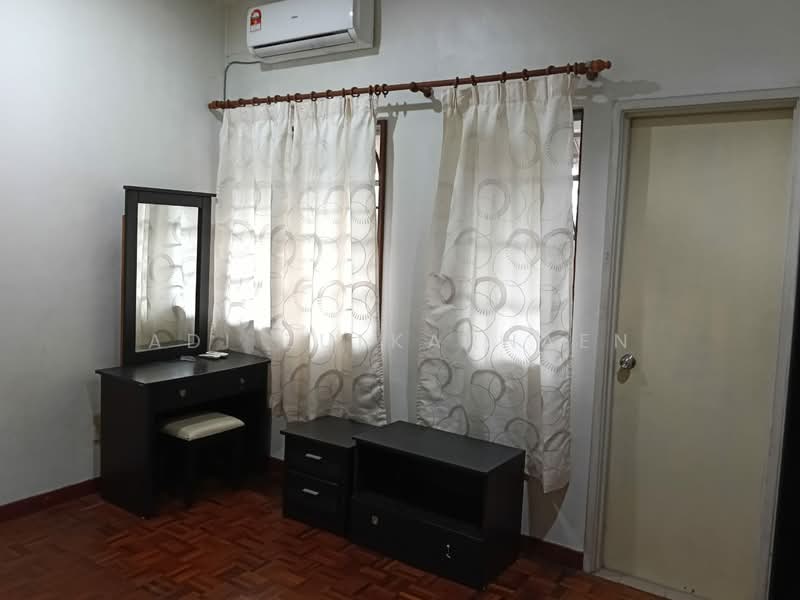 2-storey Terraced House for Sale in Usj 22 (Subang Jaya) - Adi Zulkarnaen - Bedroom - PropertyGuru.com.my