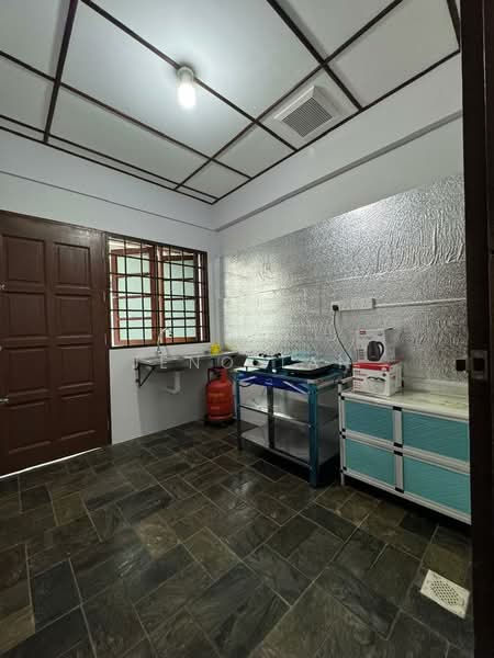 2-storey Terraced House for Rent in Kuching (Sarawak) - Jeno Tan - Kitchen - PropertyGuru.com.my
