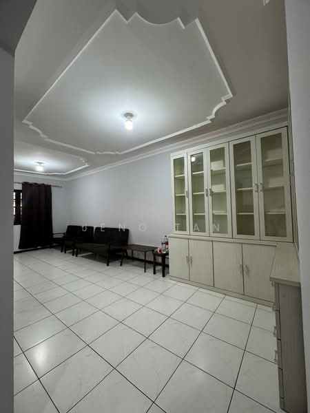 2-storey Terraced House for Rent in Kuching (Sarawak) - Jeno Tan - Living Room - PropertyGuru.com.my