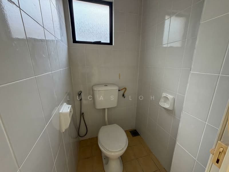 2.5-storey Terraced House for Sale in Bandar Kinrara Seksyen 1 (Bandar Kinrara) - Lucas Loh - Bathroom - PropertyGuru.com.my