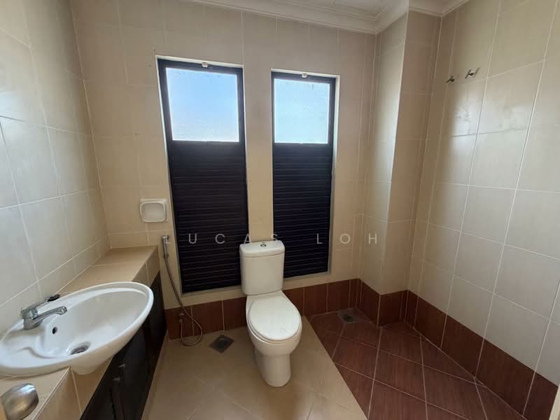 2.5-storey Terraced House for Sale in Bandar Kinrara Seksyen 1 (Bandar Kinrara) - Lucas Loh - Bathroom - PropertyGuru.com.my