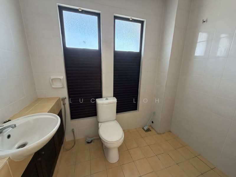 2.5-storey Terraced House for Sale in Bandar Kinrara Seksyen 1 (Bandar Kinrara) - Lucas Loh - Bathroom - PropertyGuru.com.my