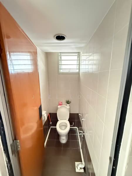 Shop for Rent in Johor Bahru (Johor) - Joel Looi - Bathroom - PropertyGuru.com.my