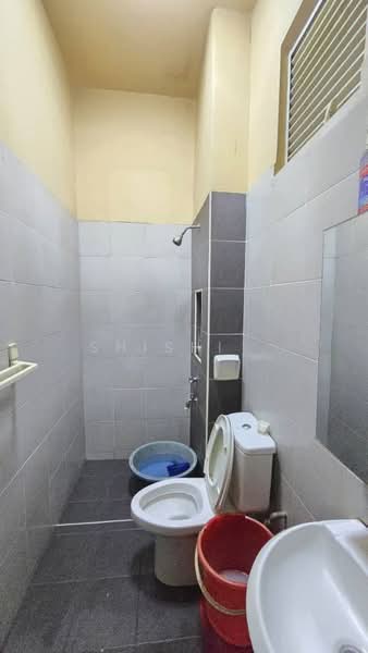 Semi-Detached House for Sale in Johor Bahru (Johor) - Shishi . - Bathroom - PropertyGuru.com.my