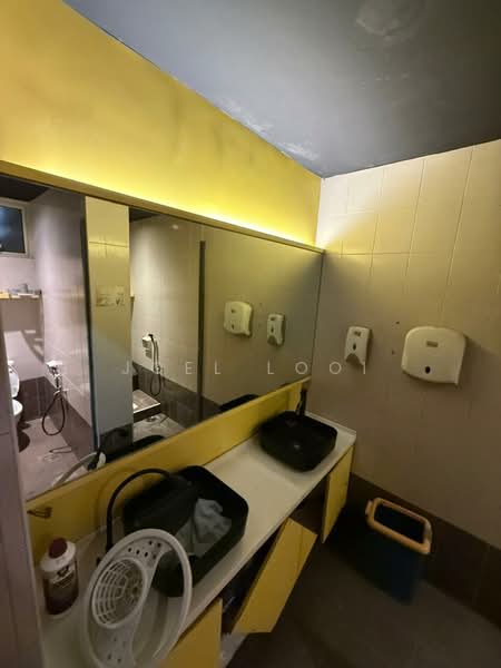 Sutera Mall Commercial Centre (SMCC) untuk Untuk Disewa - RM 9,300 /bulan, Apr 2026 - Bathroom - PropertyGuru.com.my