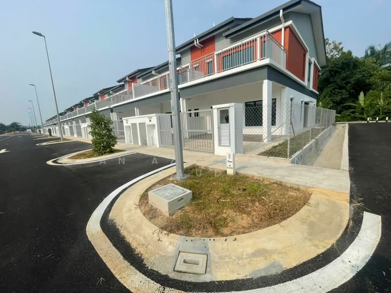 2-storey Terraced House for Sale in Dengkil (Selangor) - Wan Azemi Wan Daud - Exterior - PropertyGuru.com.my