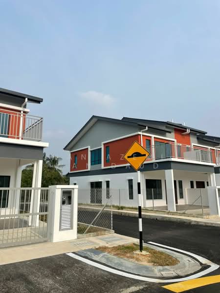 2-storey Terraced House for Sale in Dengkil (Selangor) - Wan Azemi Wan Daud - Exterior - PropertyGuru.com.my