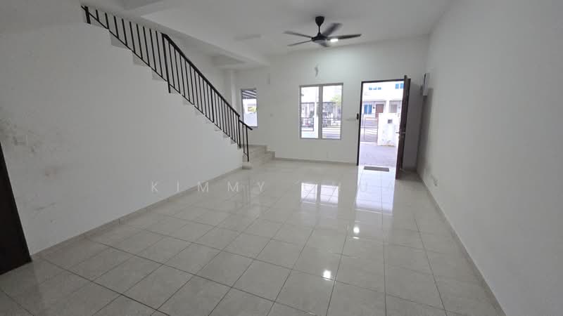 2-storey Terraced House for Sale in Kota Warisan (Sepang) - Kimmy Chua - Living Room - PropertyGuru.com.my