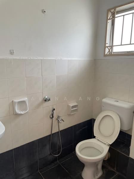 Apartment for Sale at Pangsapuri Jati 2 - Alyna Ang - Bathroom - PropertyGuru.com.my