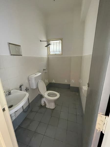 Apartment for Sale at Pangsapuri Jati 2 - Alyna Ang - Bathroom - PropertyGuru.com.my