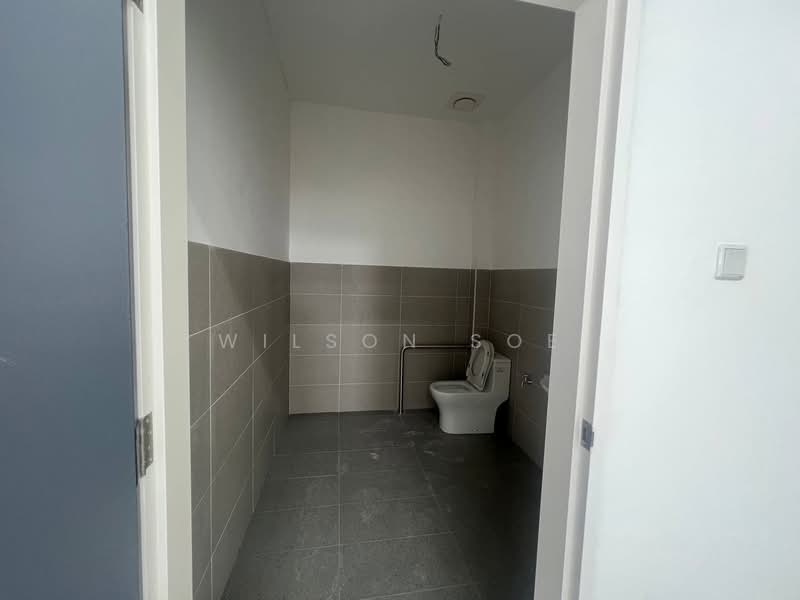 Eco Business Park 1 untuk Untuk Disewa - RM 9,000 /bulan, Apr 2026 - Bathroom - PropertyGuru.com.my