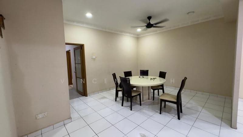 Terraced House for Sale in Bukit Rahman Putra (Sungai Buloh) - Vincent Goh - Dining Room - PropertyGuru.com.my