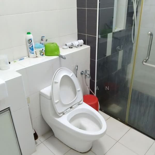 Service Residence for Rent at D'Ambience Residences (Pangsapuri Ikatan Flora) - Tina Tan - Bathroom - PropertyGuru.com.my