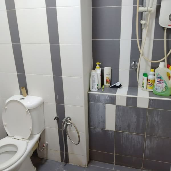 Service Residence for Rent at D'Ambience Residences (Pangsapuri Ikatan Flora) - Tina Tan - Bathroom - PropertyGuru.com.my