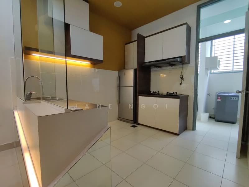 Taman Seri Austin untuk Untuk Disewa - RM 2,700 /bulan, Apr 2026 - Kitchen - PropertyGuru.com.my