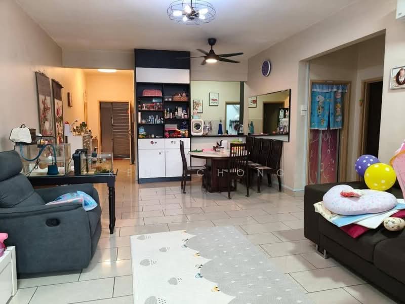 Aman Heights Condominium untuk Untuk Dijual - RM 334,800, Mac 2026 - Living Room - PropertyGuru.com.my