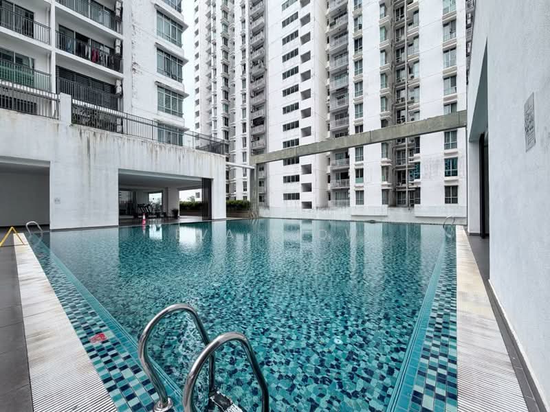 Apartment for Sale at Aliff Avenue (Dwi Alif) - Eva Siow - Pool - PropertyGuru.com.my