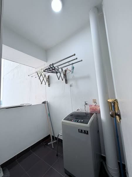 Apartment for Sale at Aliff Avenue (Dwi Alif) - Eva Siow - Balcony - PropertyGuru.com.my