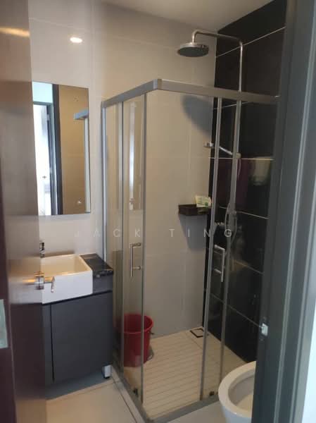 Condominium for Rent at Lovell @ Country Garden Danga Bay - Jack Ting - Bathroom - PropertyGuru.com.my