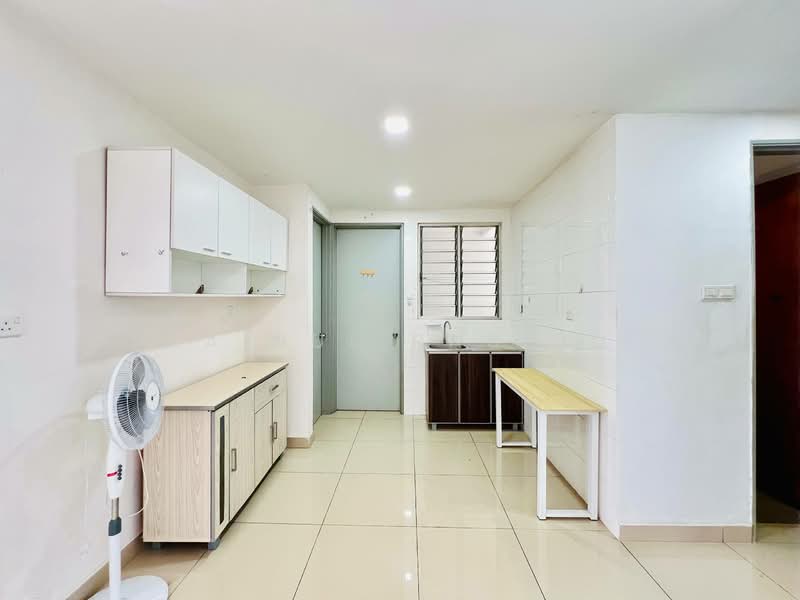 Suasana Lumayan untuk Untuk Dijual - RM 560,000, Mac 2026 - Kitchen - PropertyGuru.com.my