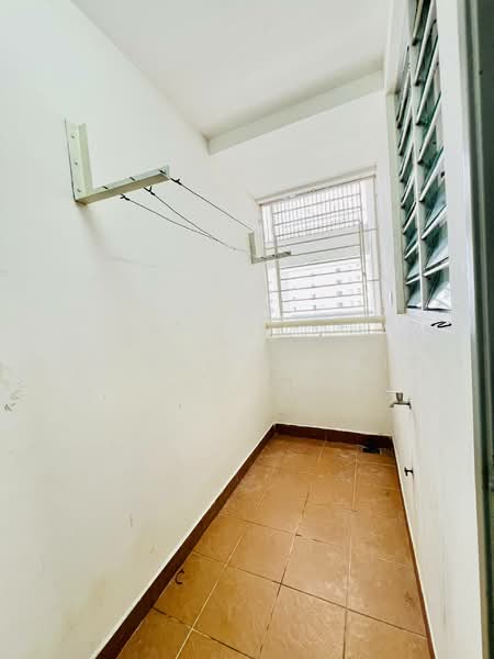 Suasana Lumayan untuk Untuk Dijual - RM 560,000, Mac 2026 - Balcony - PropertyGuru.com.my