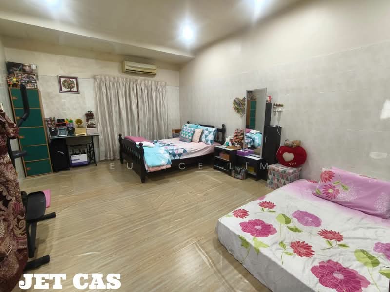 Semi-Detached House for Sale in Kampung Batu Belah (Klang) - Eunice Lim - Bedroom - PropertyGuru.com.my