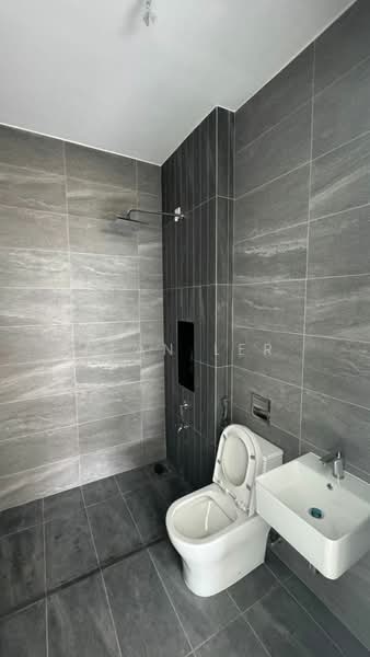 Semi-Detached House for Sale in Setia Tropika (Johor Bahru) - Alan Ler - Bathroom - PropertyGuru.com.my