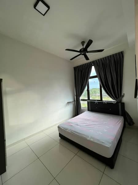 Service Residence for Sale at D'Summit Residences - Jackson Pang - Bedroom - PropertyGuru.com.my