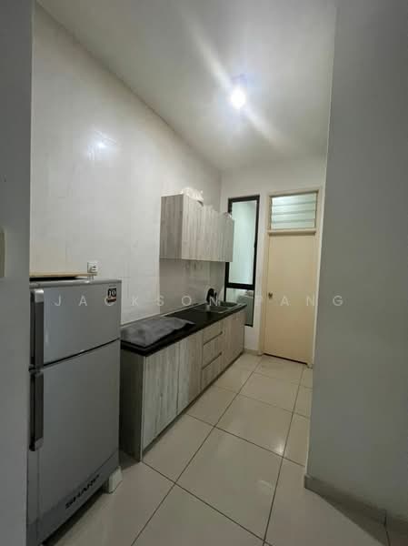 Service Residence for Sale at D'Summit Residences - Jackson Pang - Kitchen - PropertyGuru.com.my