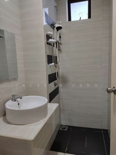 Service Residence for Sale at D'Summit Residences - Jackson Pang - Bathroom - PropertyGuru.com.my