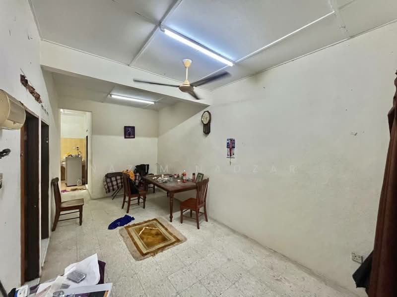 1-storey Terraced House for Sale in Taman Semarak (Nilai) - Nazim Nadzar - Dining Room - PropertyGuru.com.my